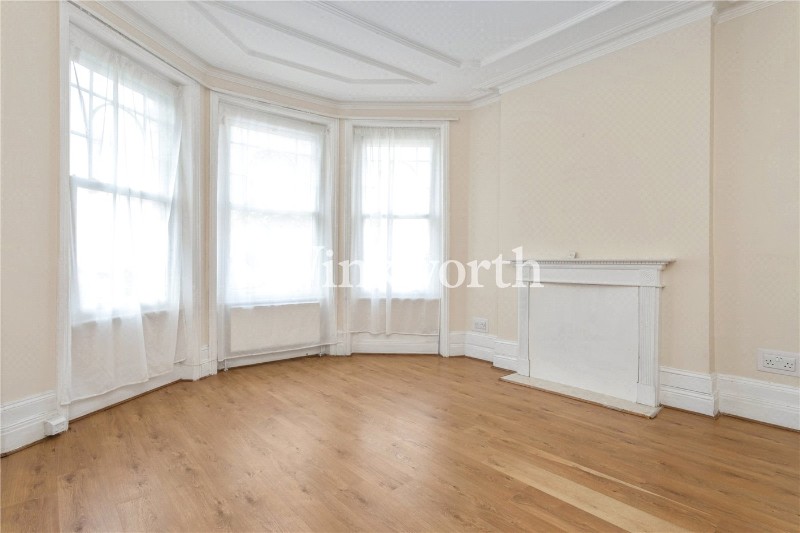Palmerston Crescent, London, N13
