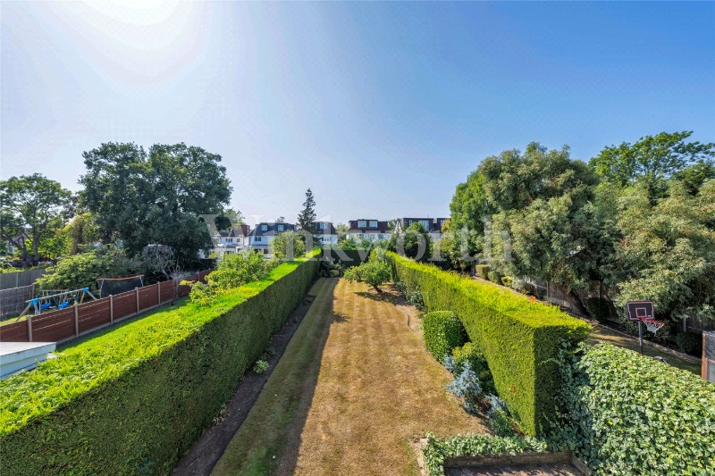 Princes Park Avenue, London, NW11