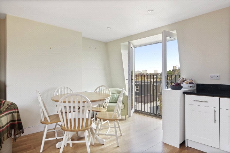 Davisville Road, London, W12