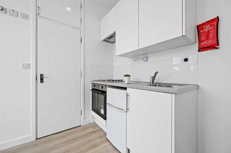 Bloemfontein Road, London, W12