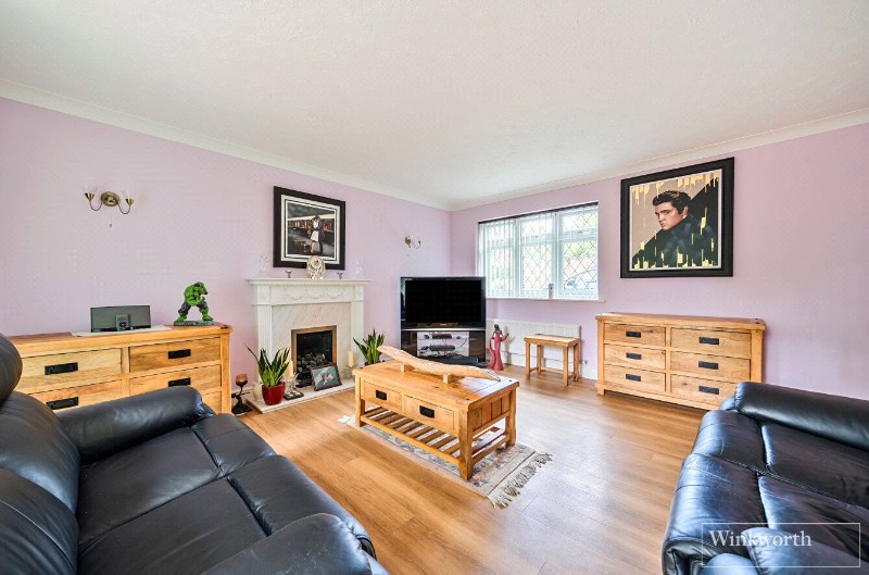 Heywood Drive, Bagshot, Surrey, GU19