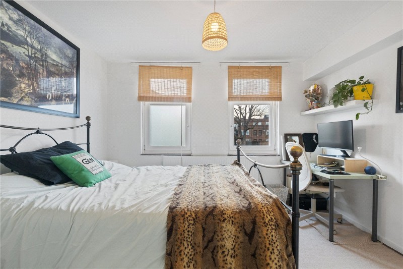 Garnham Close, London, N16