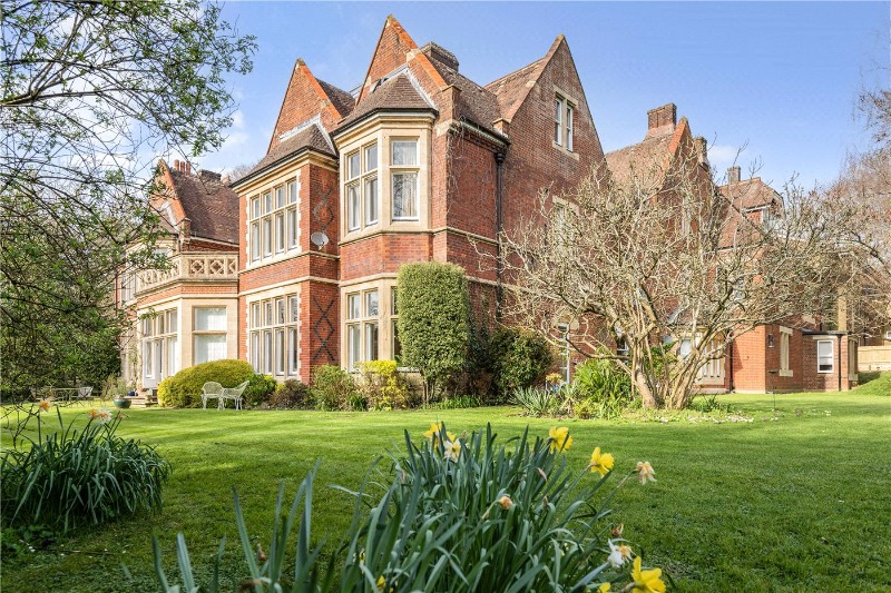 Oakwood Close, Otterbourne, Winchester, Hampshire, SO21