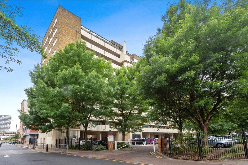 Sidney Street, London, E1