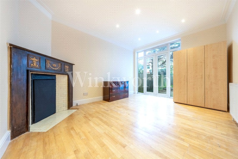 Alyth Gardens, London, NW11