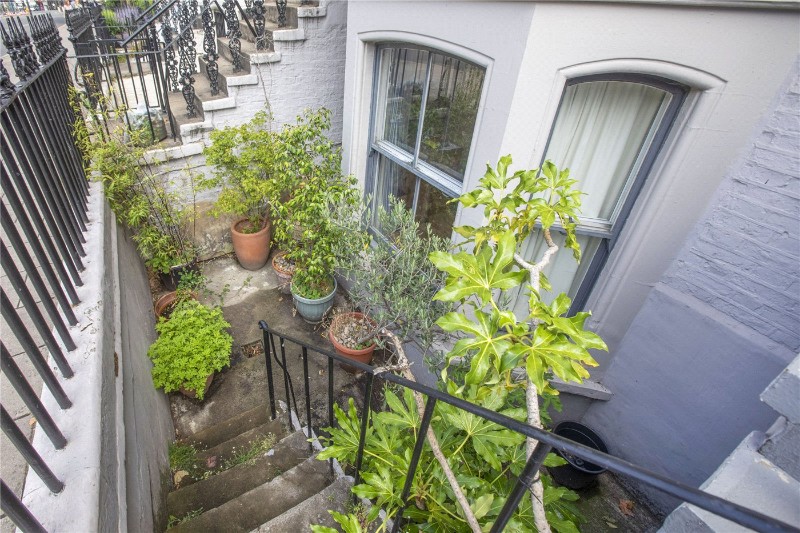 Farringdon Road, London, EC1R
