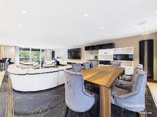 Edgeworth Crescent, London, NW4