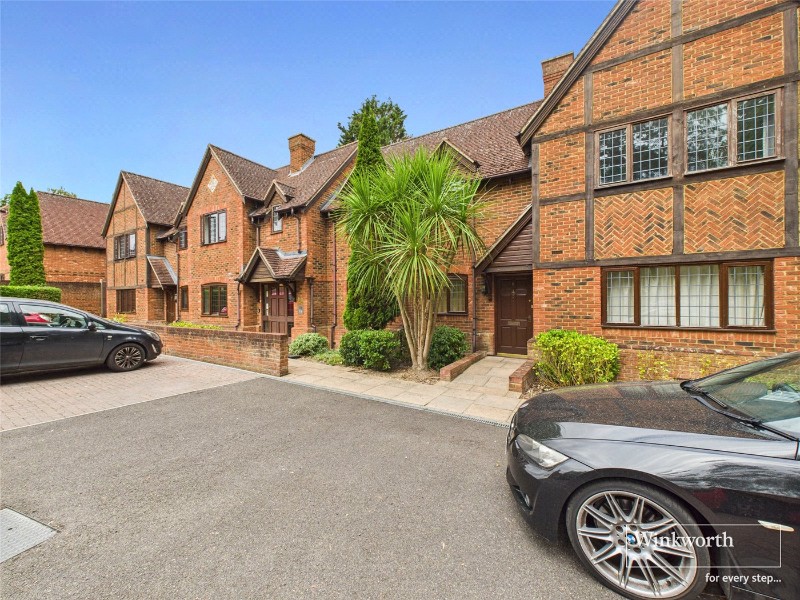 Denefield Gardens, Tilehurst, Reading, Berkshire, RG31