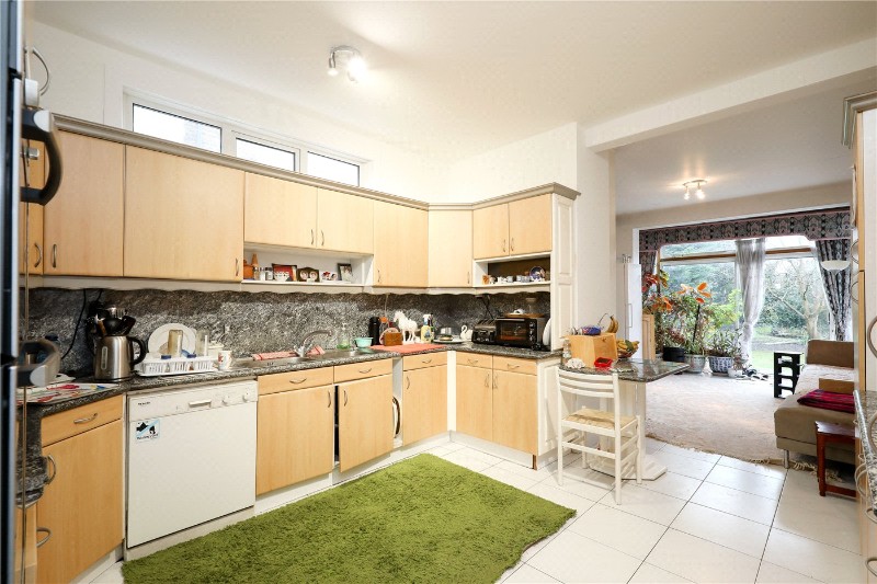 Gunnersbury Avenue, London, W5