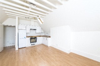 Streatham High Road, London, SW16