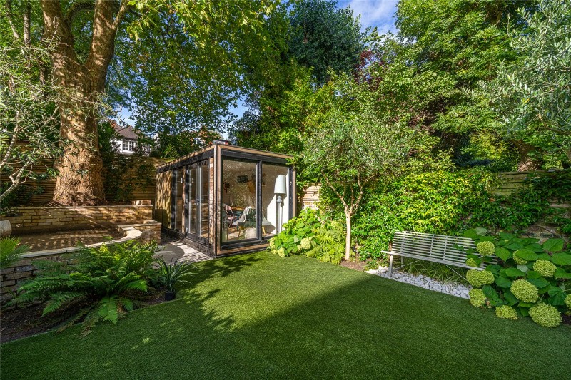 Randolph Avenue, London, W9