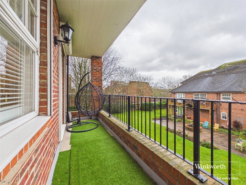 Turnberry Close, London, NW4