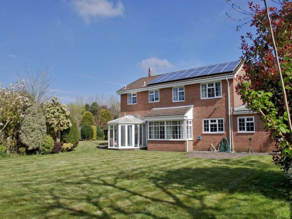 5 bedroom property for sale in Oakenbrow, Sway, SO41 (Ref SWA150006