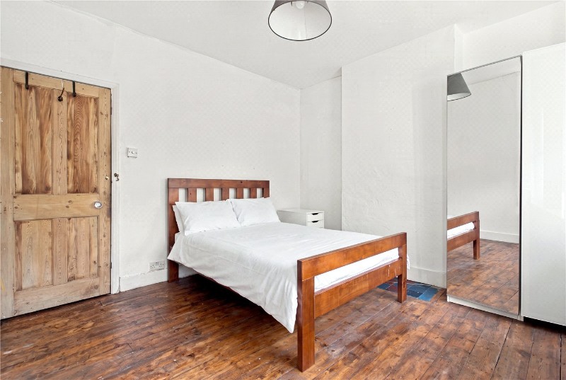 Blackshaw Road, London, SW17