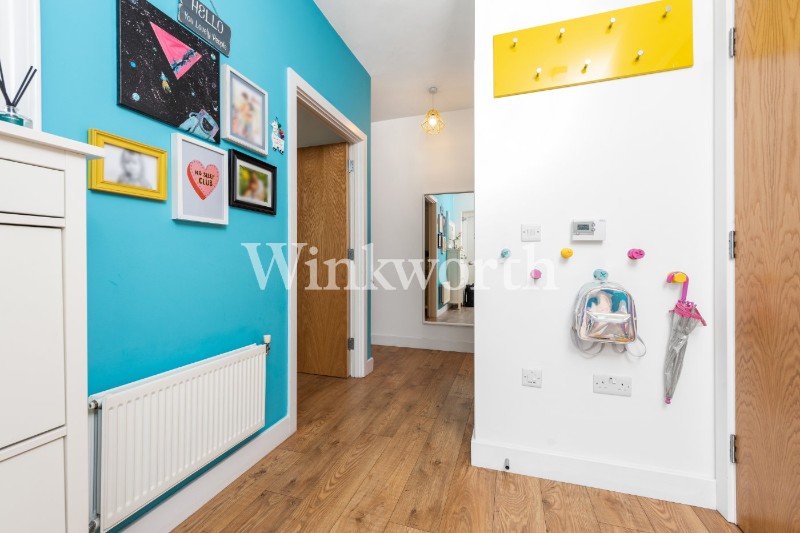 Wells Mews, London, N11