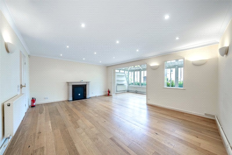 Spencer Walk, London, NW3