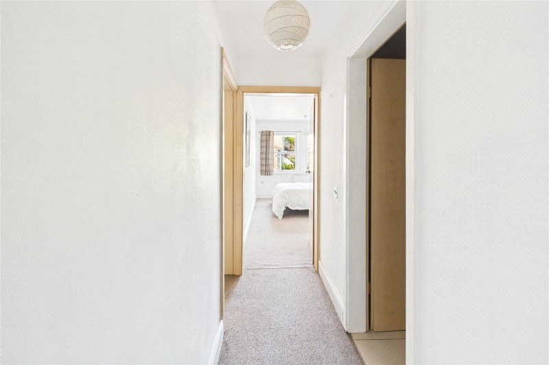 Guernsey Grove, London, SE24