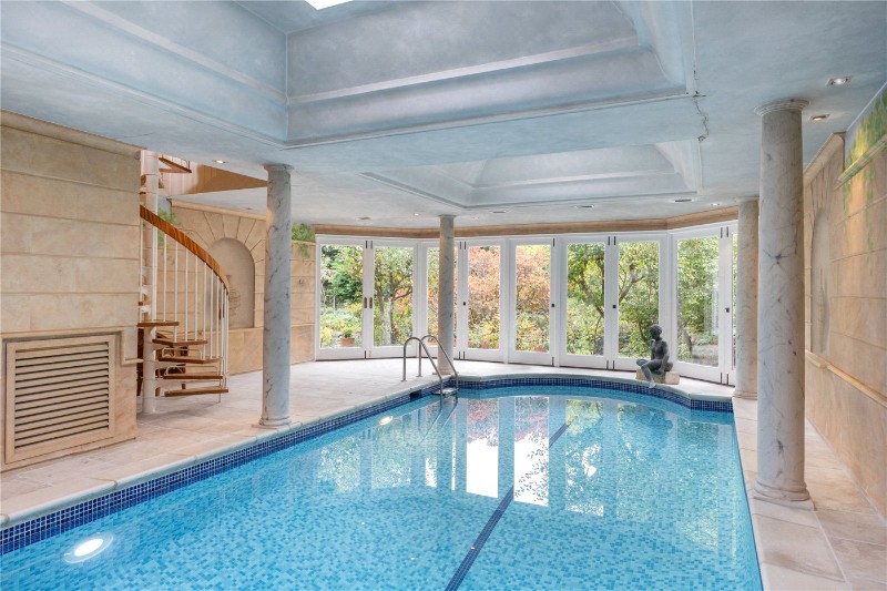 Westmead, London, SW15