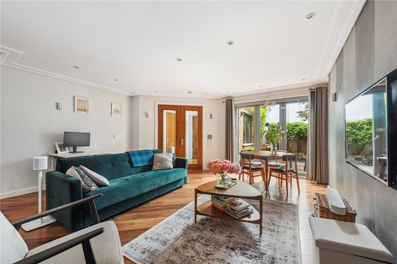 Elysian Mews, London, N7
