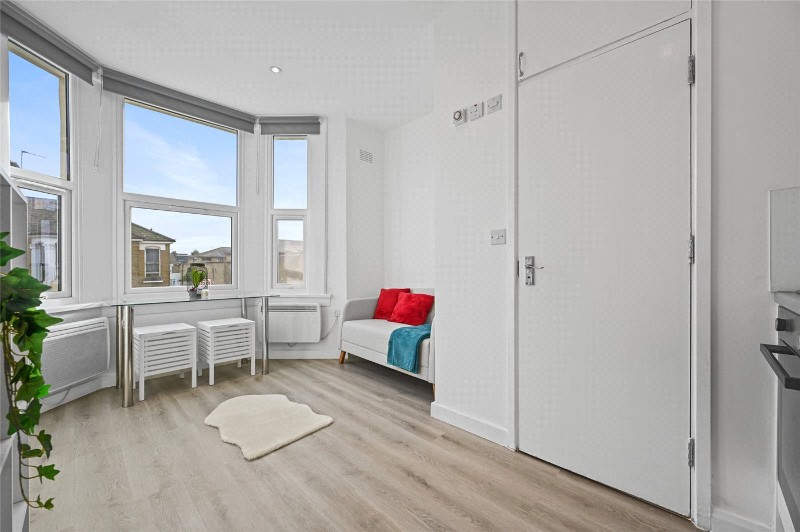 Bloemfontein Road, London, W12