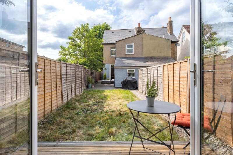 Holmesdale Road, London, SE25