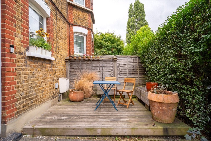 Estreham Road, London, SW16