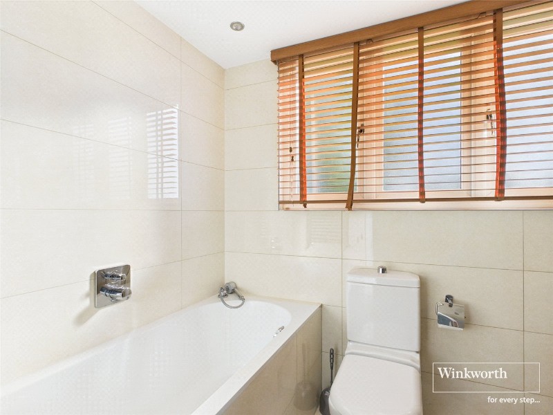 St. Annes Drive, Wokingham, Berkshire, RG40