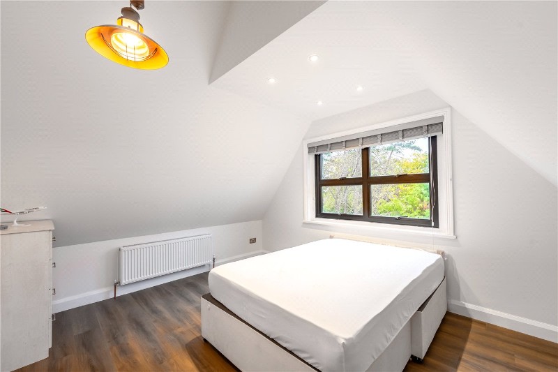 Cobbetts Hill, Weybridge, Surrey, KT13