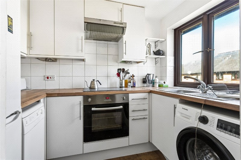 Riverside Close, London, E5