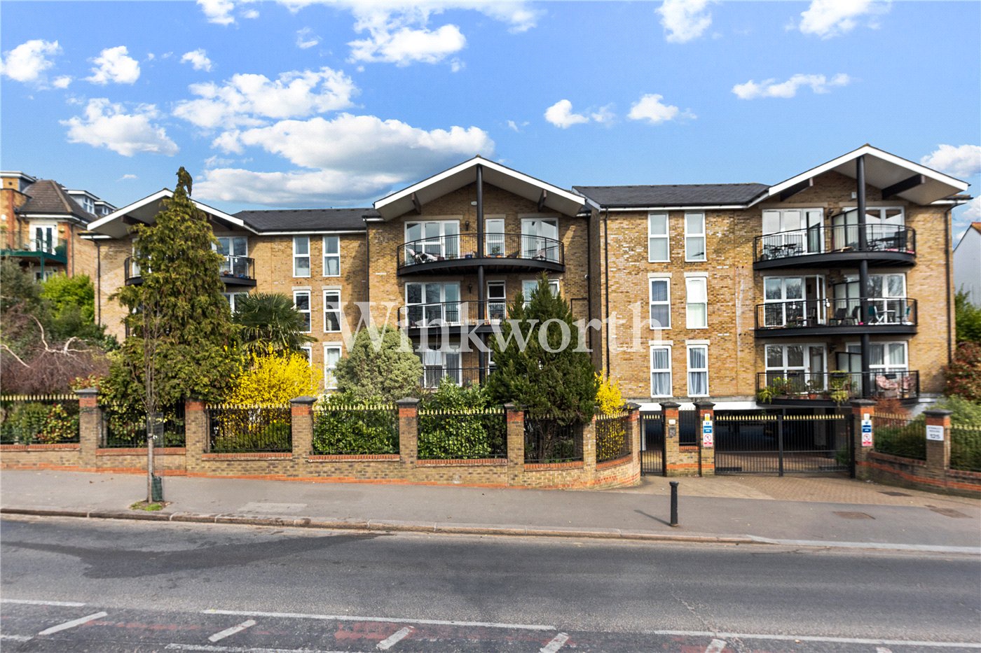 Aldermans Hill, London, N13