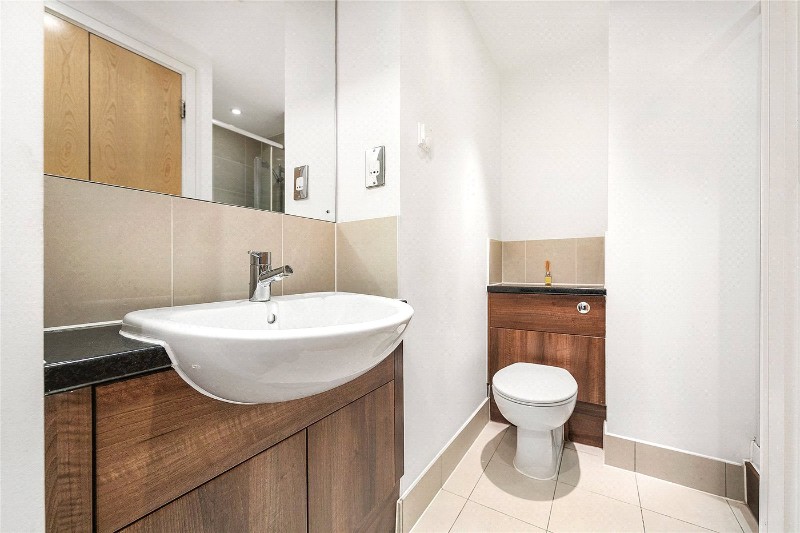 Great West Road, Brentford, TW8