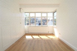 Cleveley Crescent, London, W5