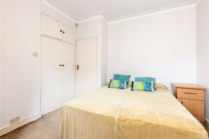 Colebrook Close, London, SW15