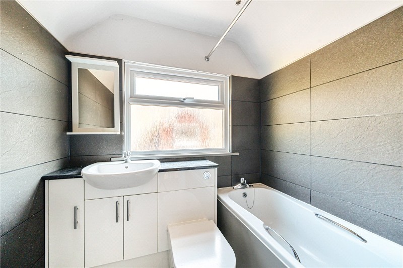 Oakland Avenue, Farnham, Surrey, GU9