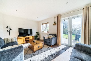 Towns End Gardens, Farnham, Surrey, GU9