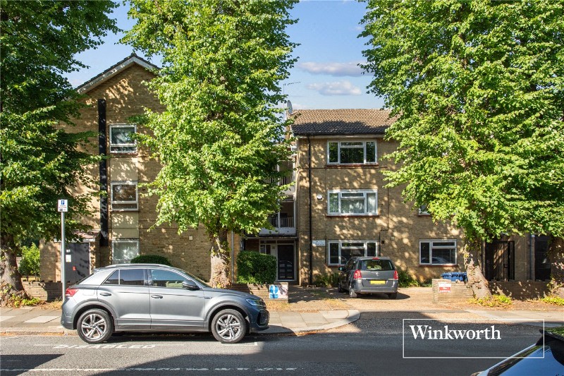 Etchingham Park Road, London, N3