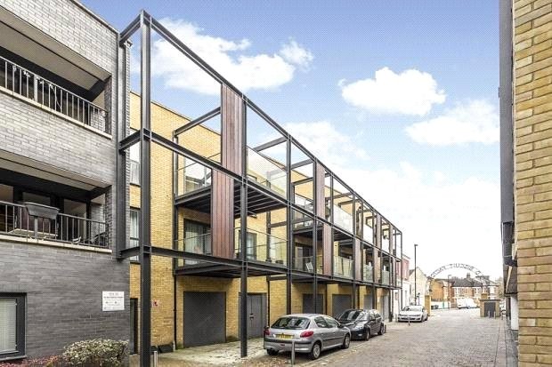 Chiltonian Mews, Hither Green, London, SE13