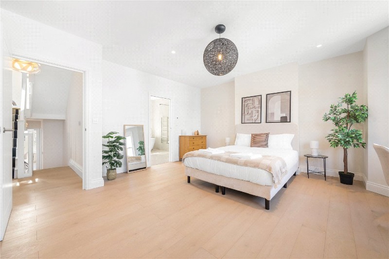 East Dulwich Grove, London, SE22