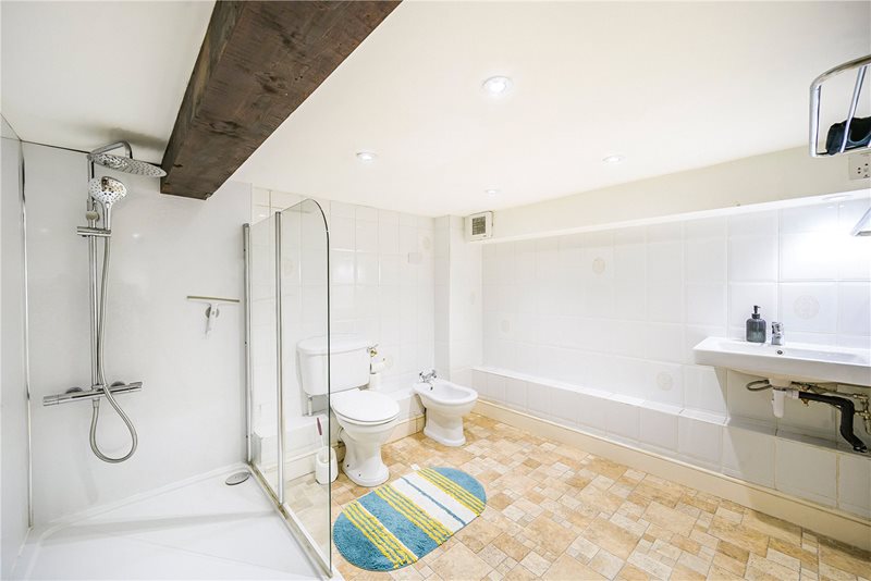 West Street, Farnham, Surrey, GU9