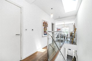 Cruikshank Street, London, WC1X
