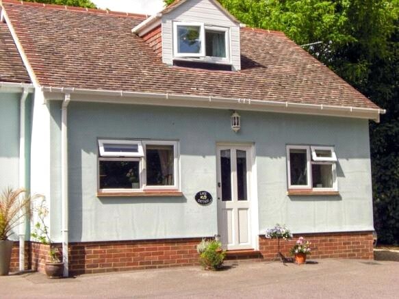 Lower Buckland Road, Lymington, Hampshire, SO41