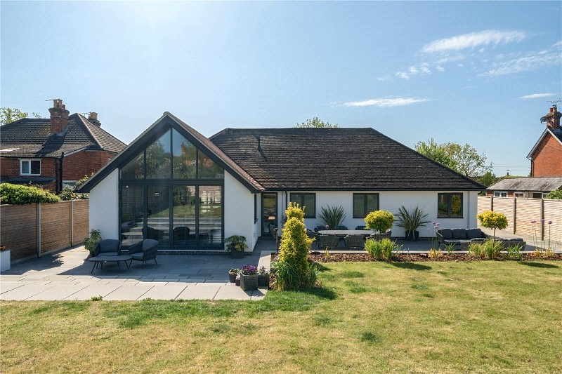 Echo Barn Lane, Wrecclesham, Farnham, Surrey, GU10
