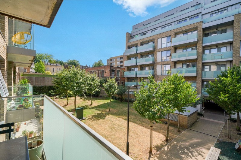 Cross Lane, London, N8
