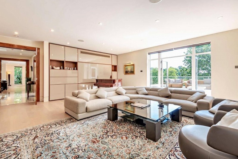 Yaffle Road, St Georges Hill, KT13