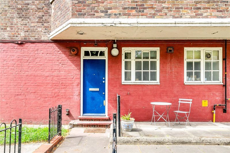 Albion Avenue, London, SW8