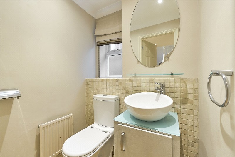 Saint Andrews Gardens, Cobham, Surrey, KT11