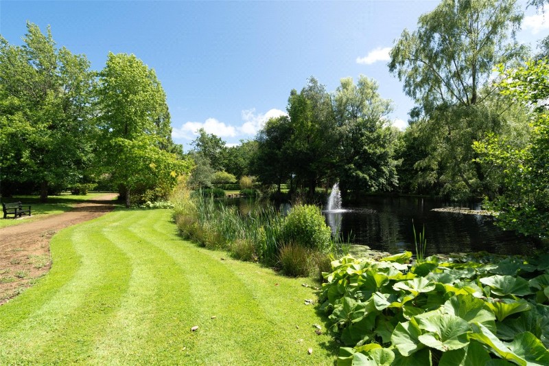 Wimborne Road West, Stapehill, Wimborne, Dorset, BH21