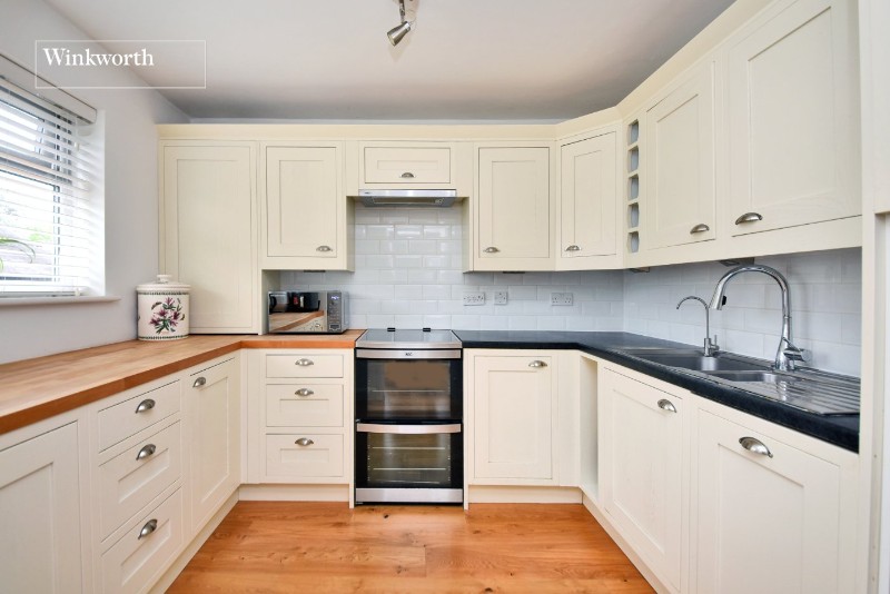 Oaks Avenue, Worcester Park, KT4