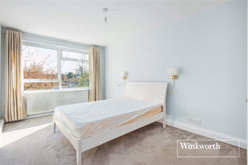 Blenheim Road, High Barnet, EN5