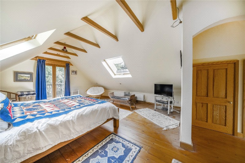 Fernbrae Close, Rowledge, Farnham, Surrey, GU10